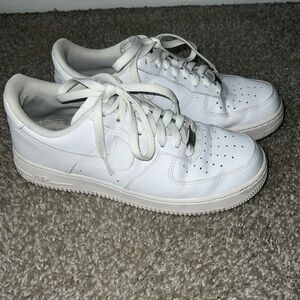 White Nike Air Force 1
